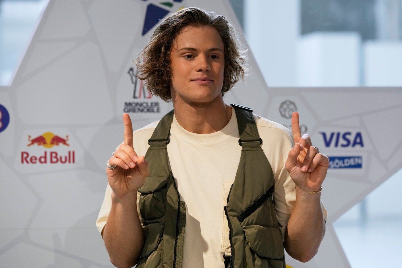 Brazil's ski star has two aims for the new season: top the podium -- and learn his national anthem | iNFOnews.ca