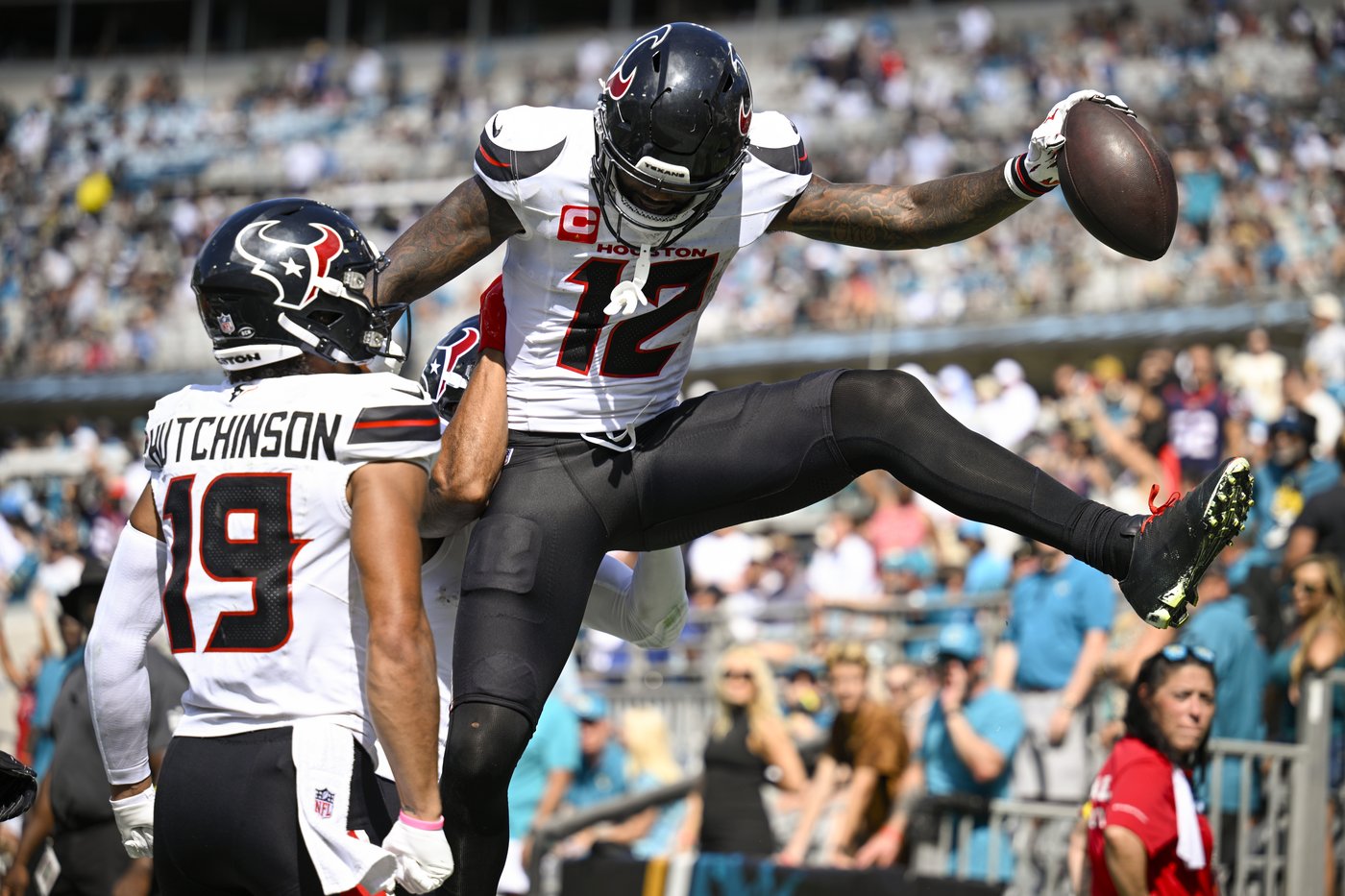 Nico Collins' rare fumble keeps the Texans winless with a daunting road ahead | iNFOnews.ca
