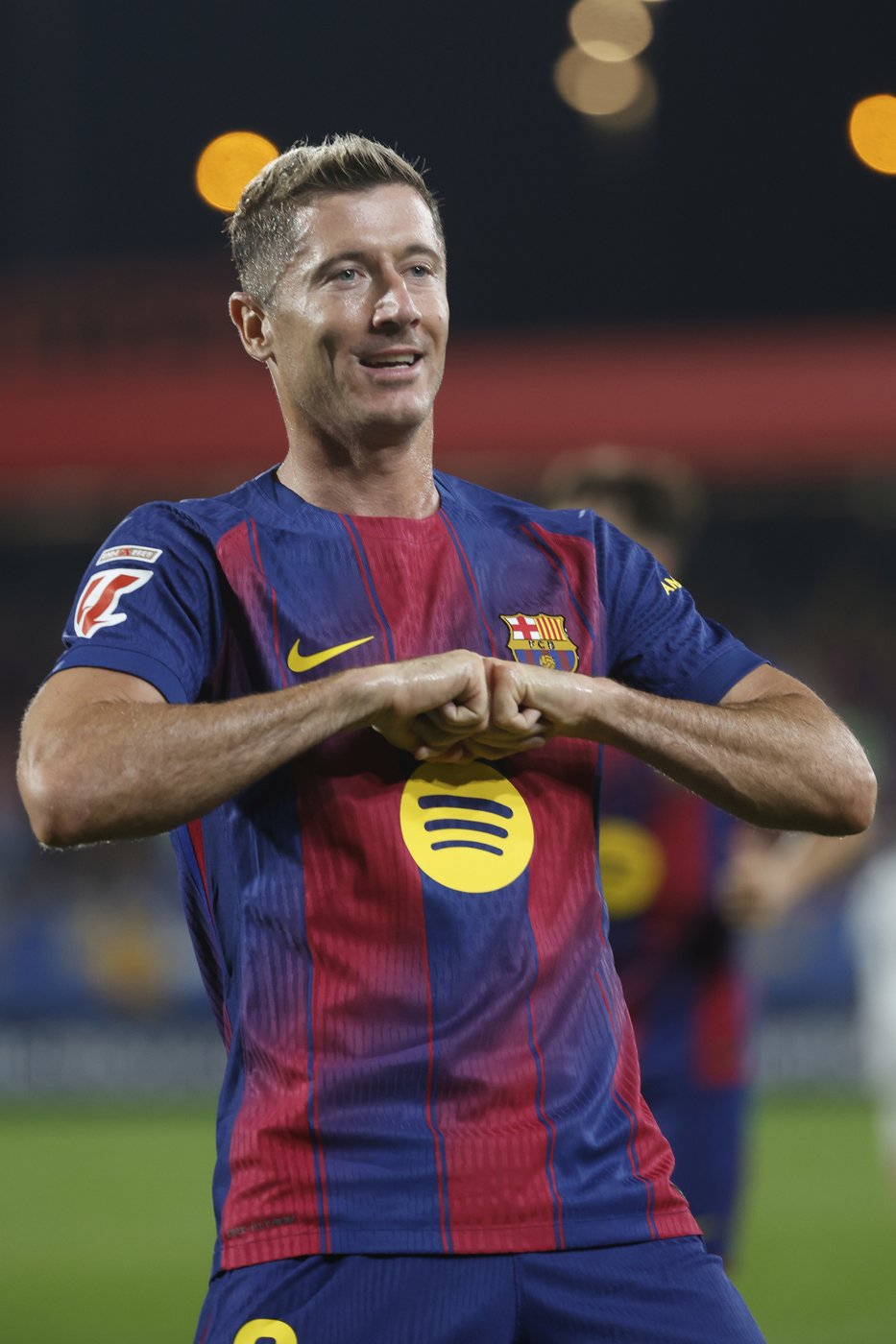 Barcelona routs Valencia 6-0 with goals from Raphinha, Lewandowski and López | iNFOnews.ca