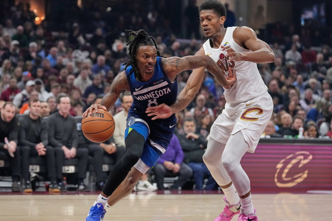 Donovan Mitchell scores 28 points as Cavaliers beat Timberwolves 146-134 | iNFOnews.ca