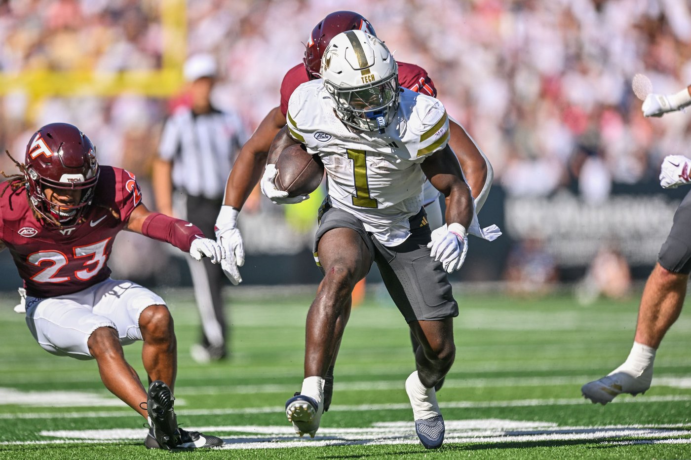 Hosley and King shine as No. 13 Georgia Tech starts strong and rolls to 35-20 win over Virginia Tech | iNFOnews.ca