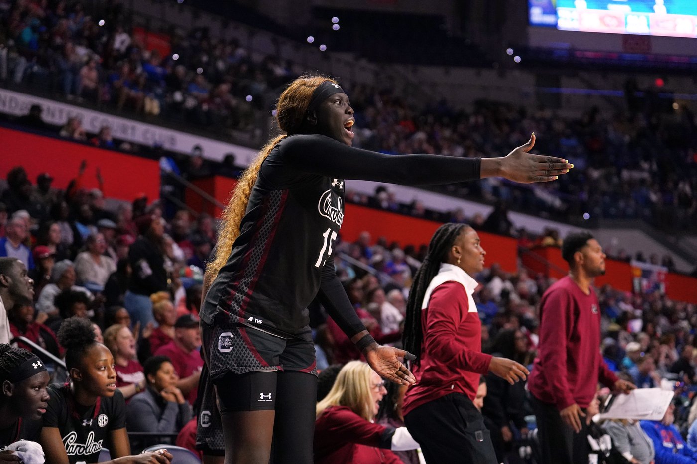 Raven Johnson, Edwards lead the way as No. 3 South Carolina holds off Florida 74-63 | iNFOnews.ca