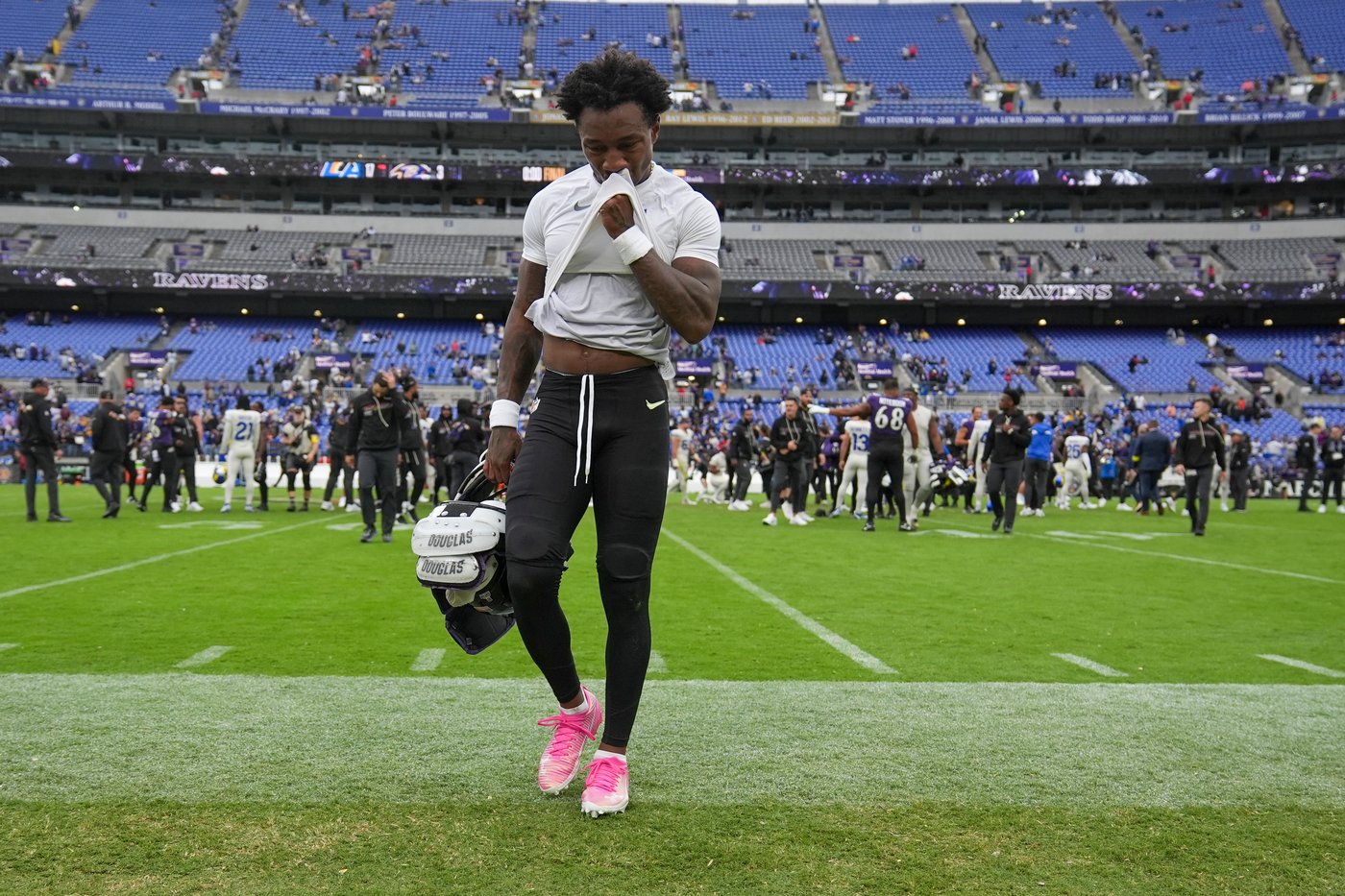 Harbaugh rejects the idea of staff changes as the Ravens stagger into their bye week | iNFOnews.ca