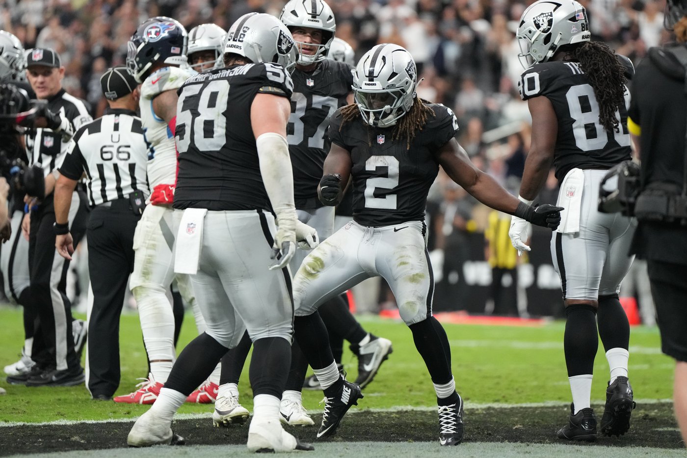 The Raiders end a 4-game skid by dominating on defense to beat the Titans 20-10 | iNFOnews.ca The Raiders end a 4-game skid by dominating on defense to beat the Titans 20-10 | iNFOnews.ca