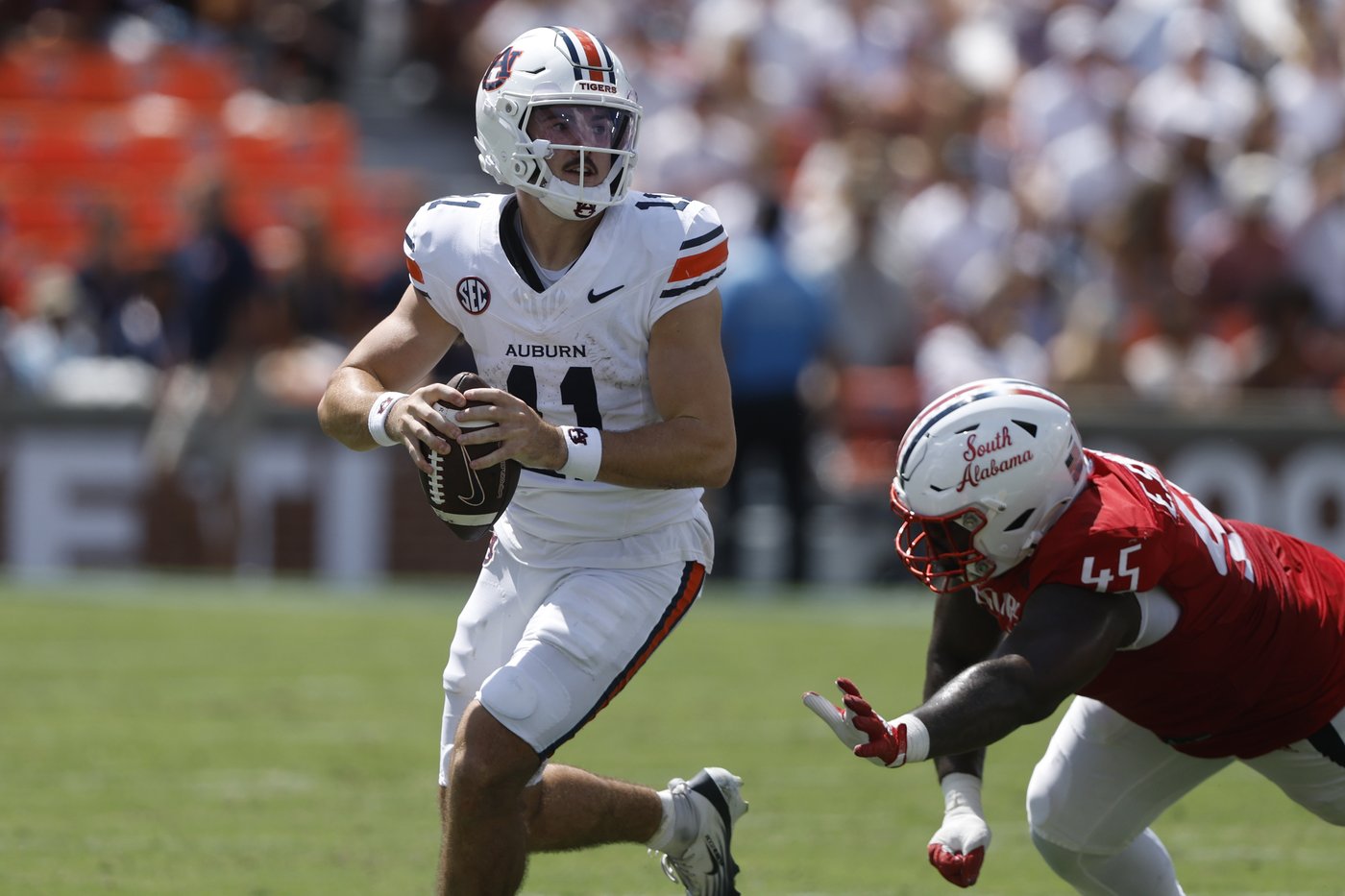 Jackson Arnold returning to Oklahoma as Auburn's QB following a rocky stint with the Sooners | iNFOnews.ca Jackson Arnold returning to Oklahoma as Auburn's QB following a rocky stint with the Sooners | iNFOnews.ca