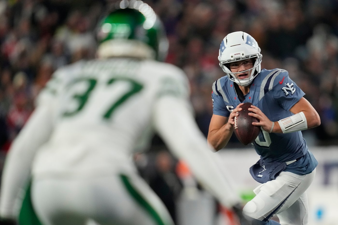 Rookie TreVeyon Henderson's recent output not a surprise to rolling Patriots | iNFOnews.ca Rookie TreVeyon Henderson's recent output not a surprise to rolling Patriots | iNFOnews.ca