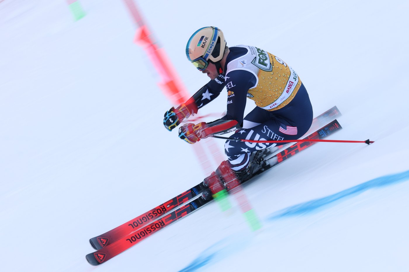 Schwarz leads first run in World Cup giant slalom with Odermatt outside top 10 | iNFOnews.ca