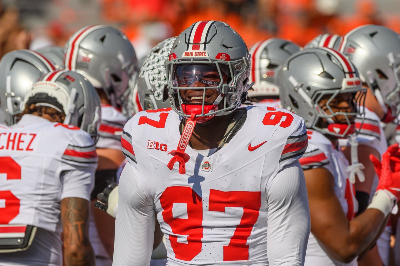 No. 1 Ohio State turns 3 takeaways into 21 points and beats No. 17 Illinois 34-16 | iNFOnews.ca
