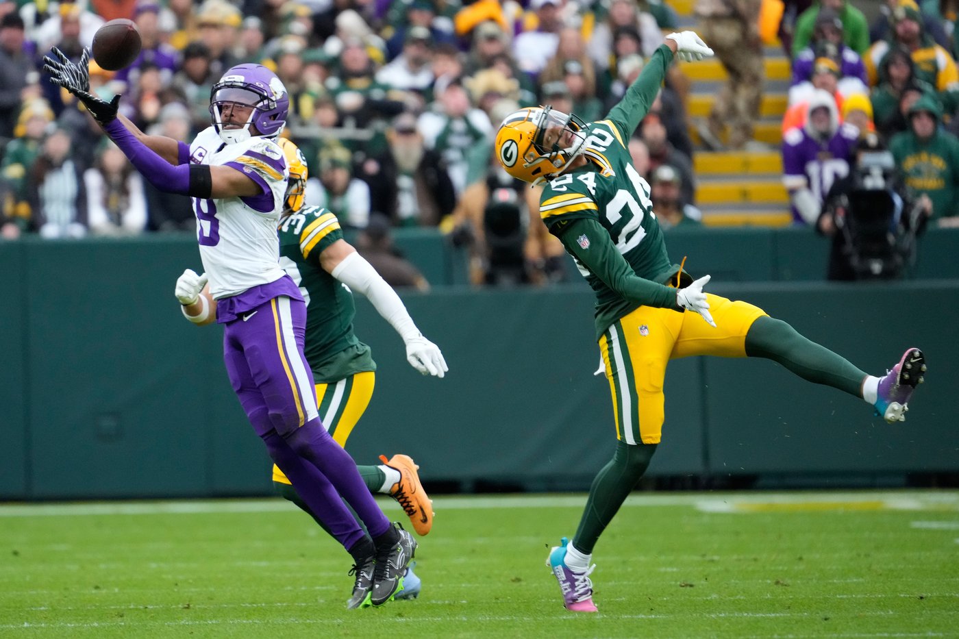 Emanuel Wilson runs for 107 yards and 2 TDs as Packers pound Vikings 23-6 | iNFOnews.ca