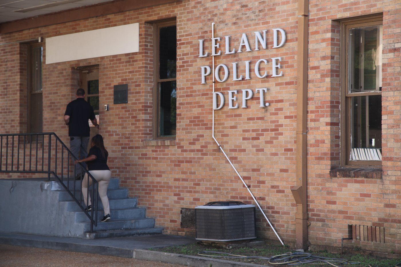 4 arrests made in connection with mass shooting that left 6 dead in Mississippi, FBI says | iNFOnews.ca 4 arrests made in connection with mass shooting that left 6 dead in Mississippi, FBI says | iNFOnews.ca