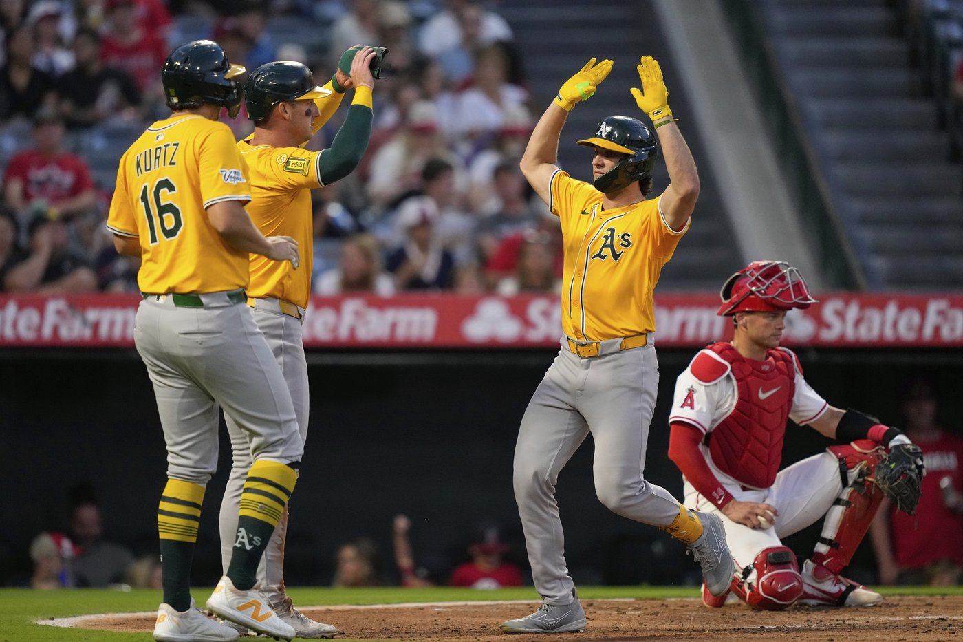 Athletics hit 4 HRs in 17-4 win over Angels | iNFOnews.ca Athletics hit 4 HRs in 17-4 win over Angels | iNFOnews.ca