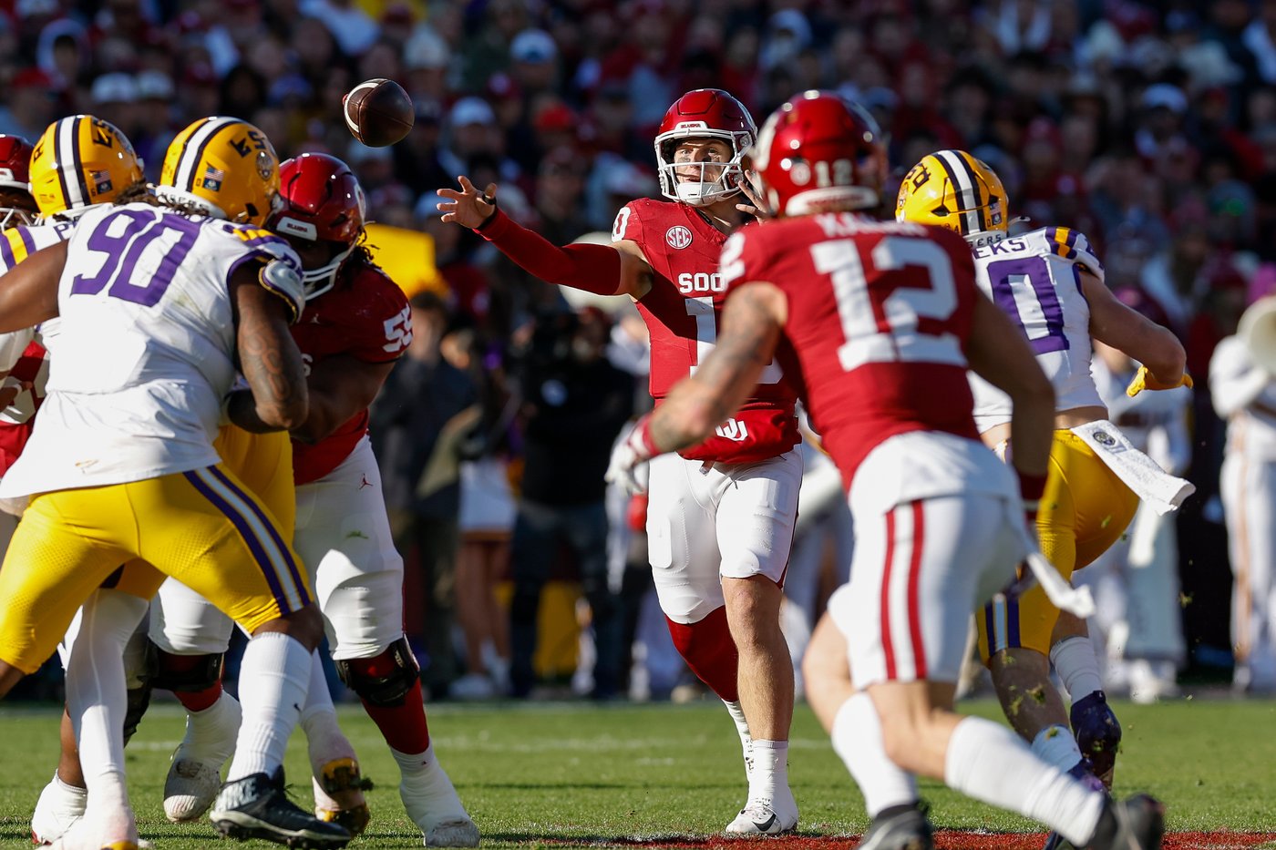Mateer throws late TD pass, No. 8 Oklahoma beats LSU 17-13 to likely secure playoff spot | iNFOnews.ca Mateer throws late TD pass, No. 8 Oklahoma beats LSU 17-13 to likely secure playoff spot | iNFOnews.ca