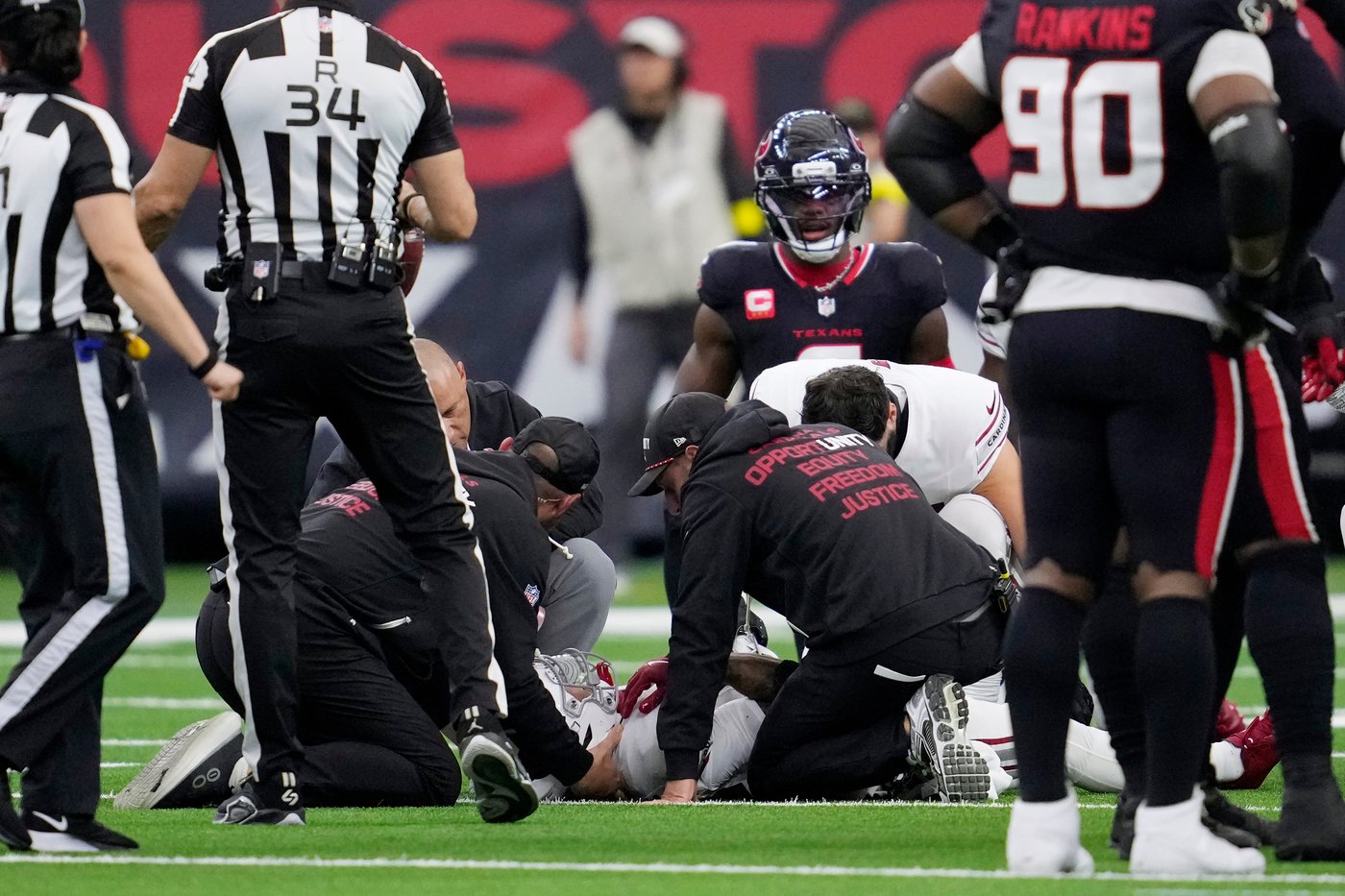 Arizona's Baccellia expected to fly home with team after leaving field on stretcher with neck injury | iNFOnews.ca Arizona's Baccellia expected to fly home with team after leaving field on stretcher with neck injury | iNFOnews.ca