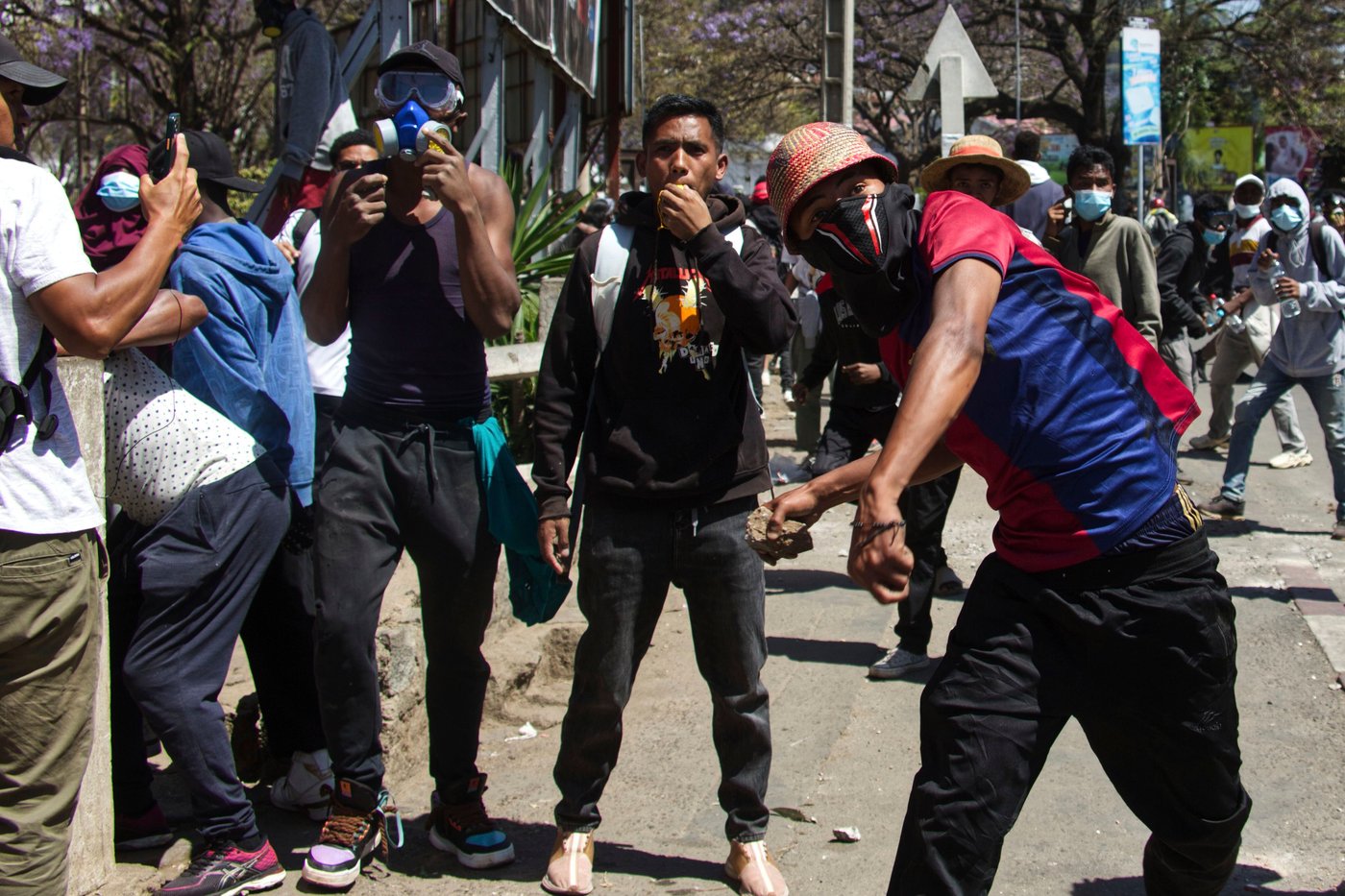 Madagascar's Gen Z protesters clash with police as they call for president to step down | iNFOnews.ca Madagascar's Gen Z protesters clash with police as they call for president to step down | iNFOnews.ca
