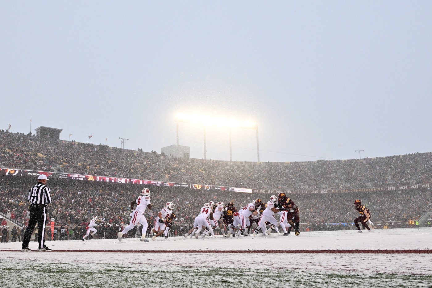 Minnesota keeps Paul Bunyan's Axe with a snowy 17-7 win over Wisconsin, the 4th time in 5 years | iNFOnews.ca