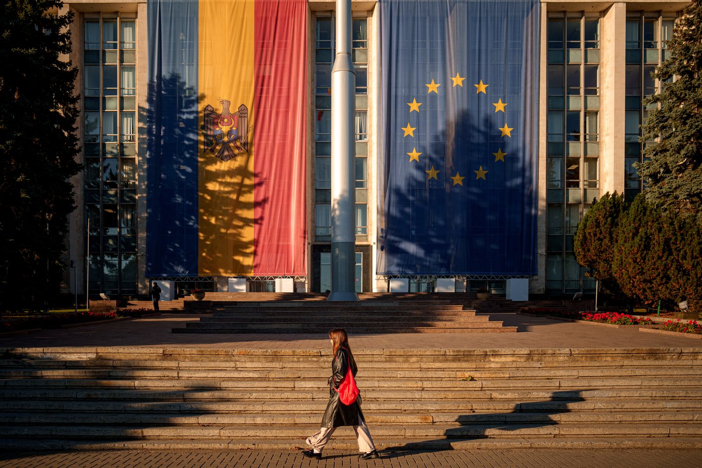 Moldova bars pro-Russian party from tense parliamentary election | iNFOnews.ca