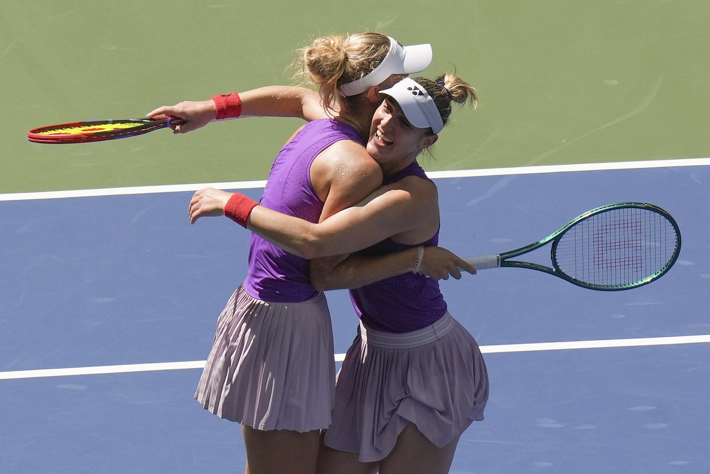 Canada's Dabrowski and Routliffe win U.S. Open women's doubles title | iNFOnews.ca Canada's Dabrowski and Routliffe win U.S. Open women's doubles title | iNFOnews.ca