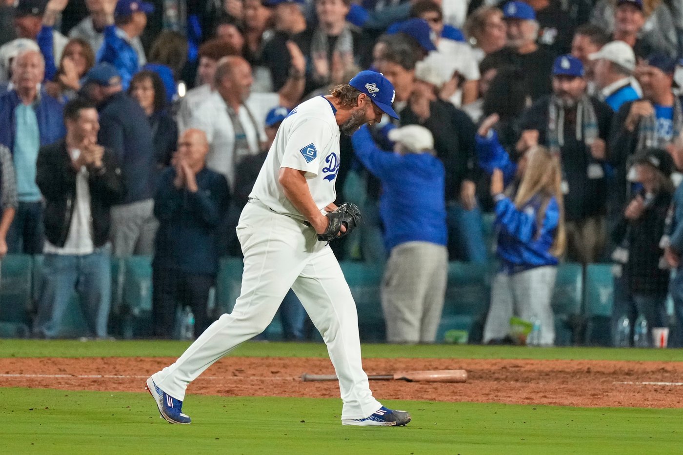 Clayton Kershaw's last moments at Dodger Stadium are a bittersweet farewell after Game 5 of Series | iNFOnews.ca Clayton Kershaw's last moments at Dodger Stadium are a bittersweet farewell after Game 5 of Series | iNFOnews.ca