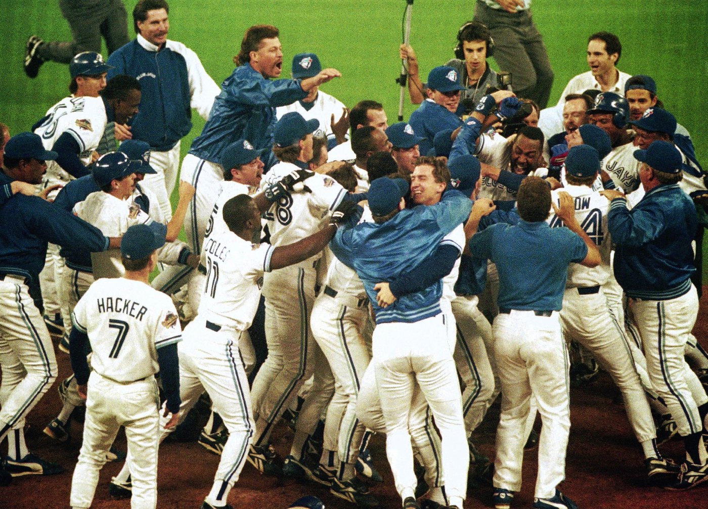 Blue Jays great Joe Carter cheering on 2025 team in World Series vs. the L.A. Dodgers | iNFOnews.ca Blue Jays great Joe Carter cheering on 2025 team in World Series vs. the L.A. Dodgers | iNFOnews.ca
