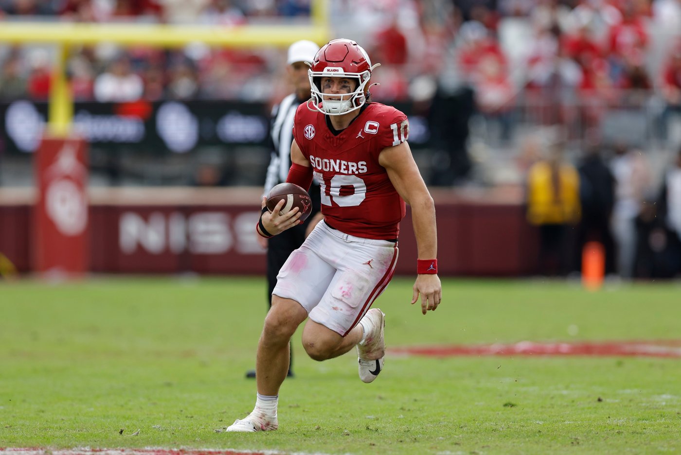 Oklahoma QB John Mateer still finding groove after hand injury as Sooners fall to No. 8 Mississippi | iNFOnews.ca Oklahoma QB John Mateer still finding groove after hand injury as Sooners fall to No. 8 Mississippi | iNFOnews.ca