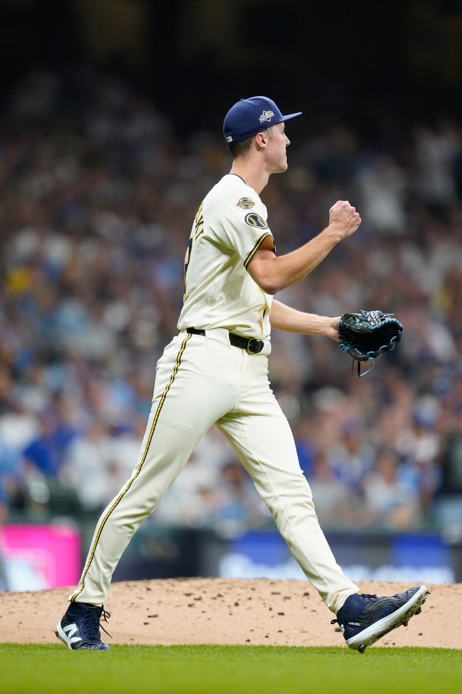 Brewers rookie Jacob Misiorowski hits 104.3 mph while throwing 3 innings of shutout relief | iNFOnews.ca