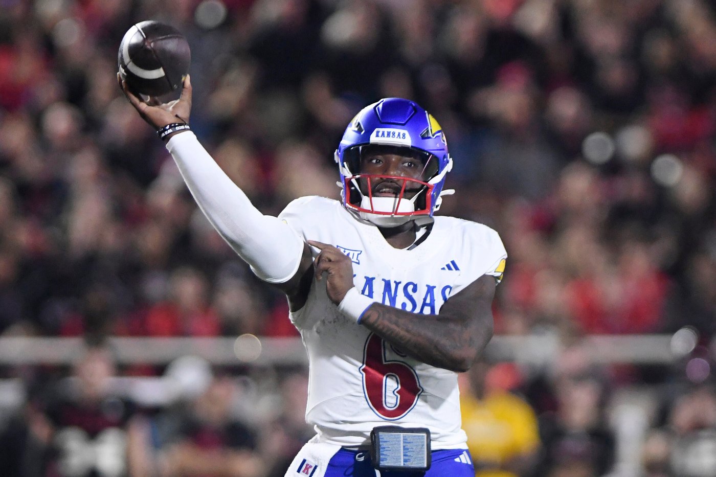 Dickey runs for 263 yards as No. 9 Texas Tech overcomes Morton's injury to beat Kansas | iNFOnews.ca