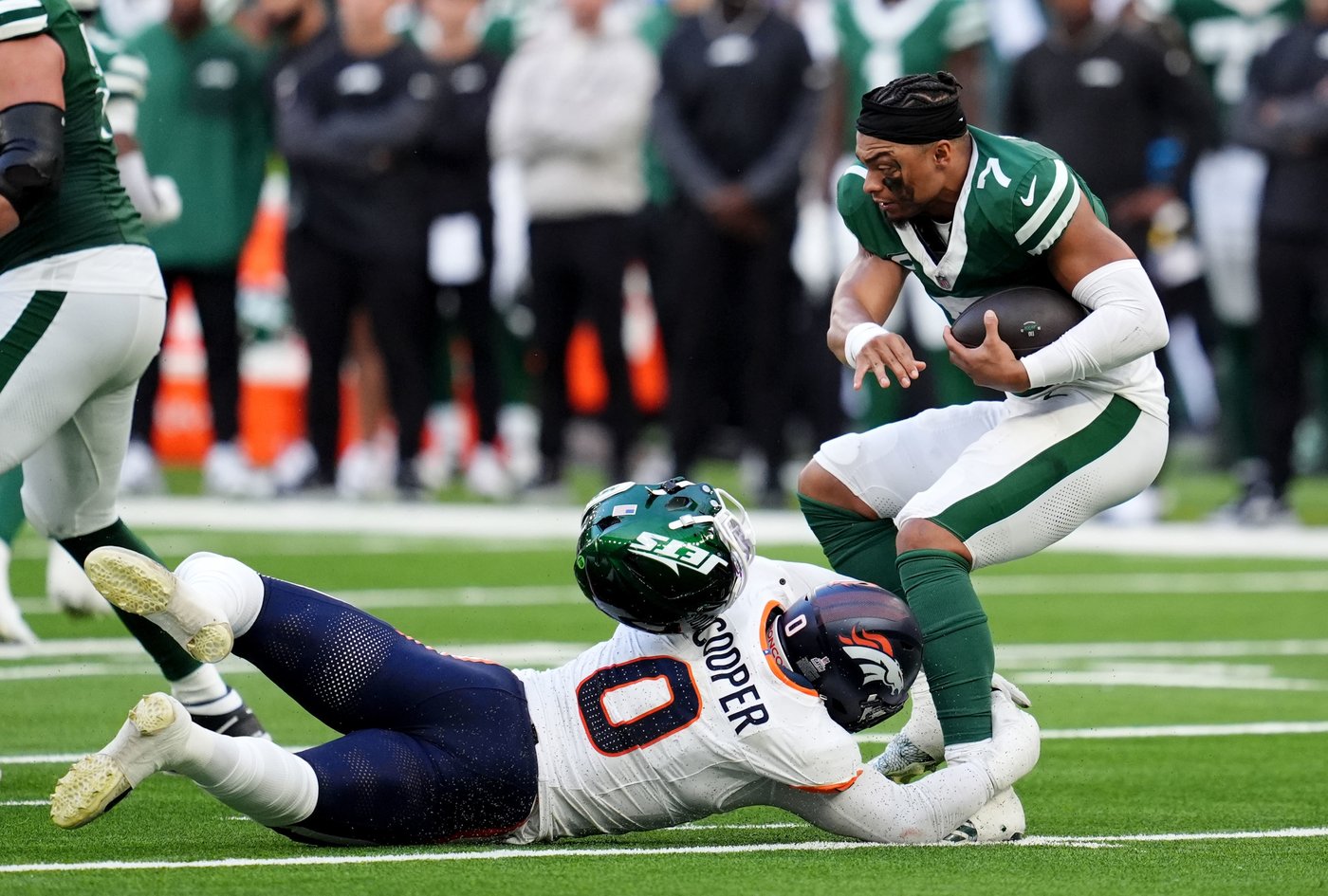 Glenn acknowledges Fields took a step back, but there's no quarterback change right now for Jets | iNFOnews.ca Glenn acknowledges Fields took a step back, but there's no quarterback change right now for Jets | iNFOnews.ca