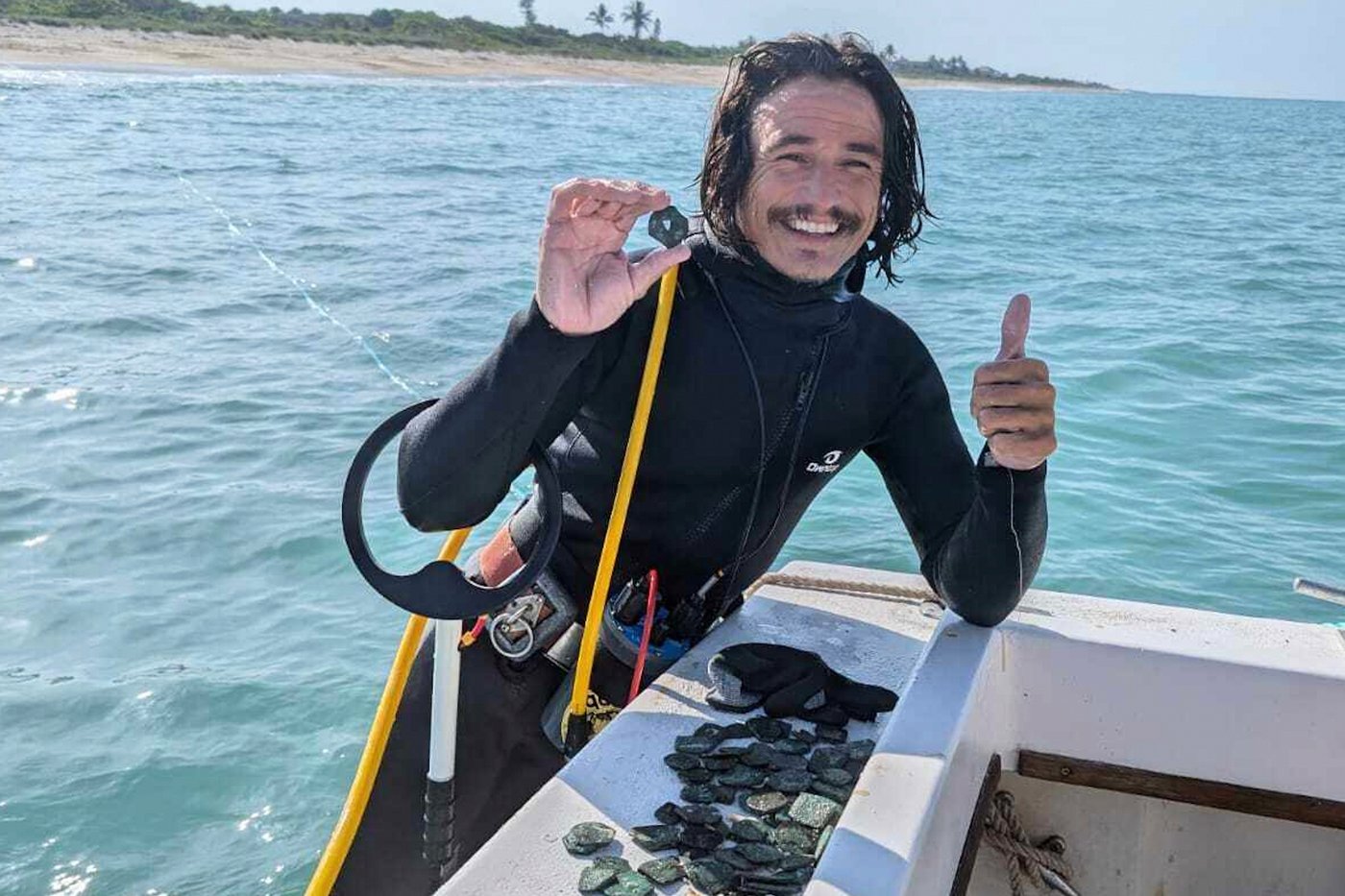 Excavators find $1 million in gold coins from Spanish shipwreck along Florida's 'Treasure Coast' | iNFOnews.ca