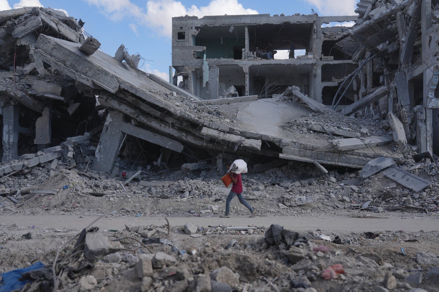Israel expects hostages to be freed from Gaza 'in a few hours' as ceasefire holds | iNFOnews.ca