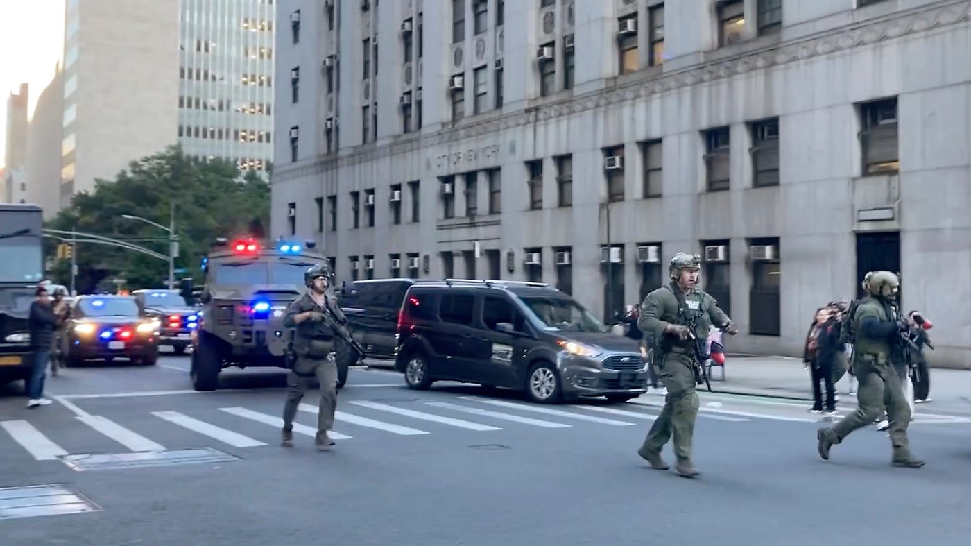 Immigration agents conducting sweep on NYC's famed Canal Street confronted by protesters | iNFOnews.ca