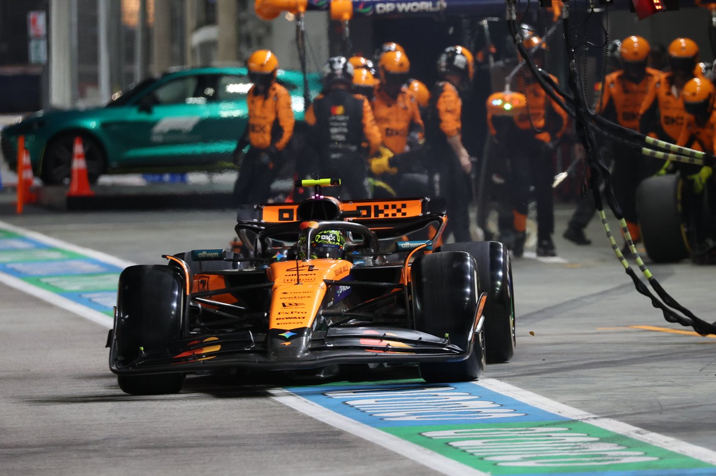 George Russell wins F1's Singapore GP as McLaren secures constructors' title | iNFOnews.ca