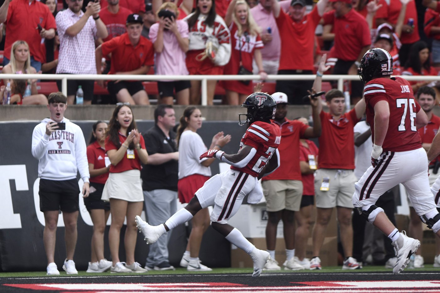 Behren Morton throws 4 TD passes in unbeaten Texas Tech's 45-14 victory over winless Oregon State | iNFOnews.ca