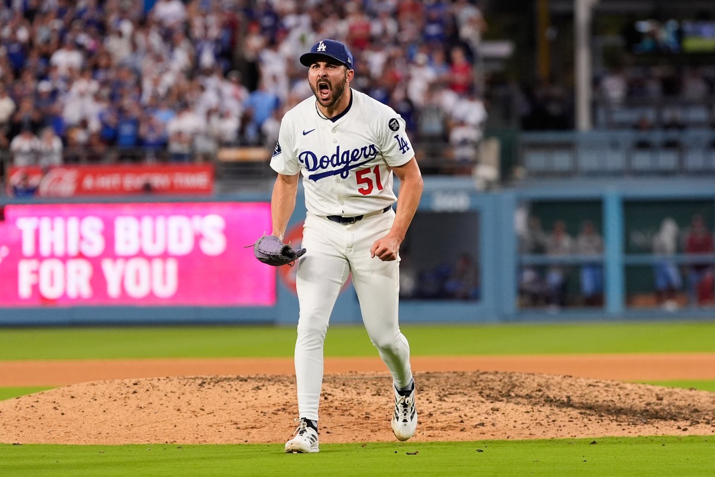 Dodgers LHP Alex Vesia not with team in Toronto on eve of World Series because of family matter | iNFOnews.ca