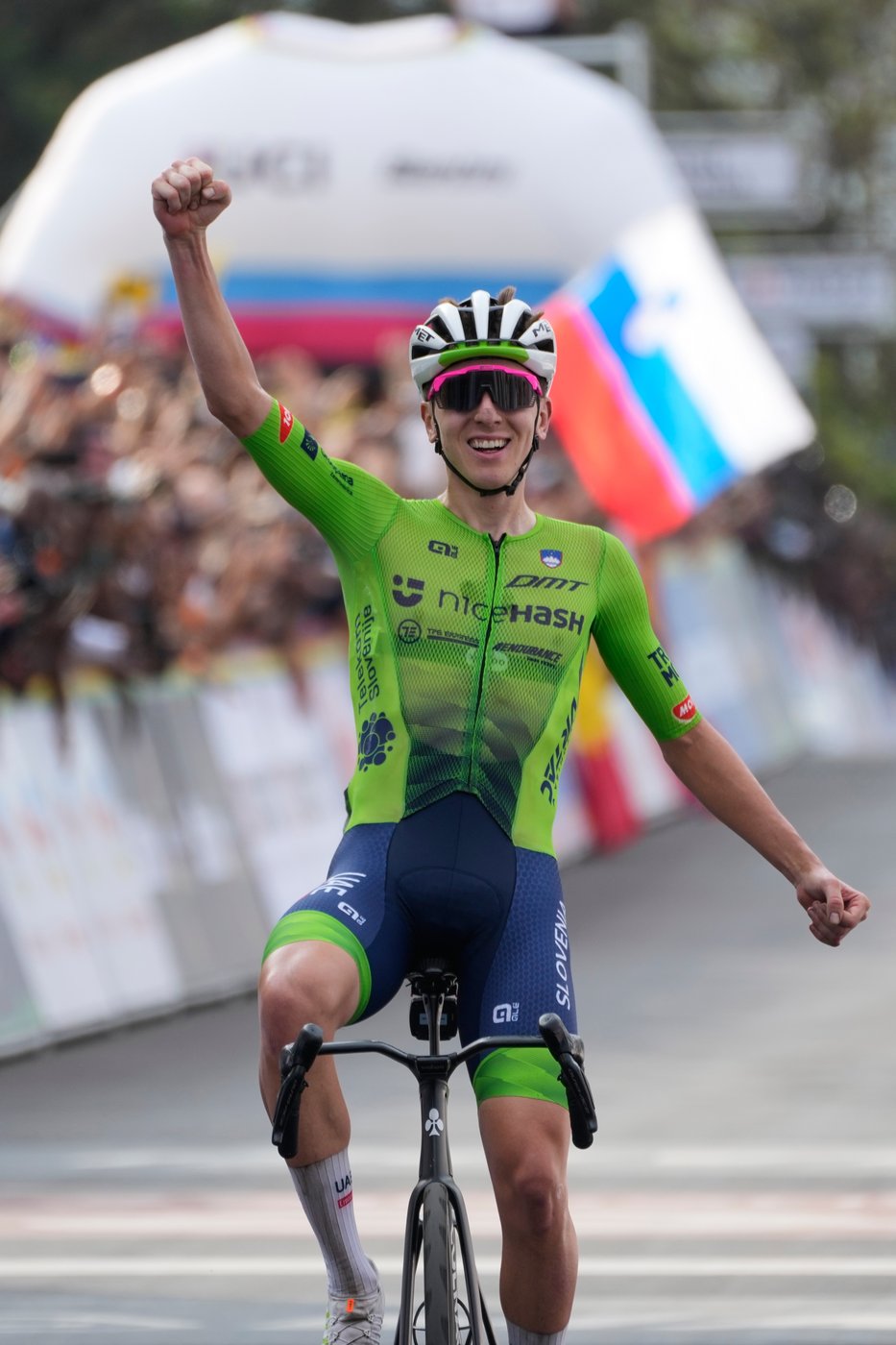 Pogacar wins second straight world title at road cycling championships in Rwanda | iNFOnews.ca