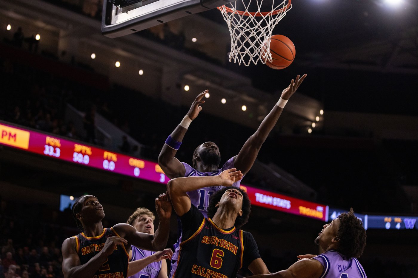 Washington rallies from 18-point deficit to beat No. 24 USC 84-76 | iNFOnews.ca