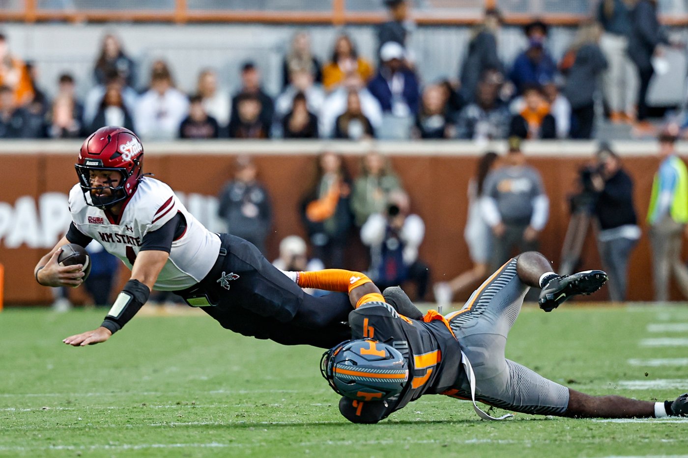 Aguilar throws for 204 yards and a TD, runs for score as No. 21 Tennessee tops New Mexico State 42-9 | iNFOnews.ca Aguilar throws for 204 yards and a TD, runs for score as No. 21 Tennessee tops New Mexico State 42-9 | iNFOnews.ca