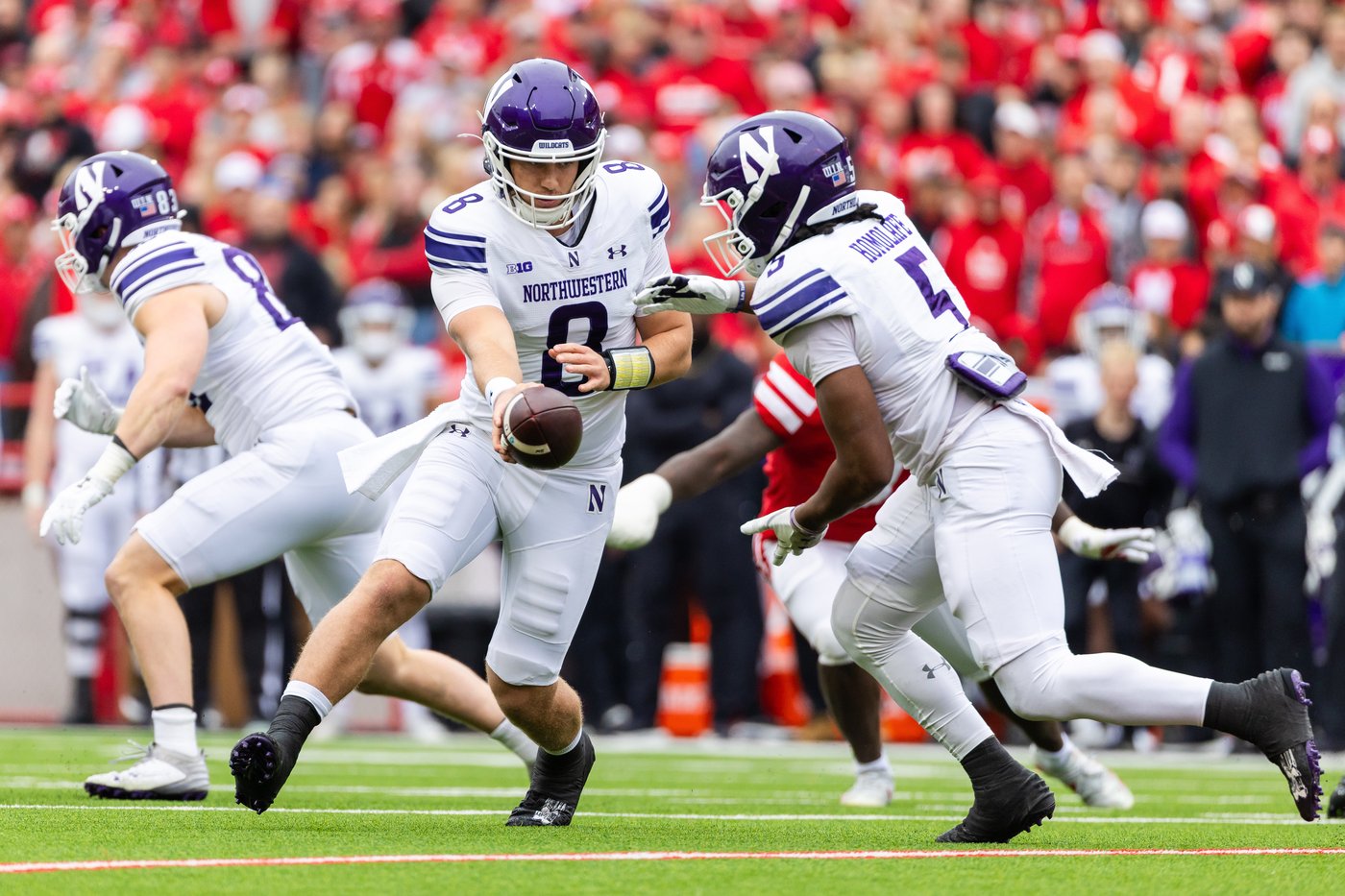 Nebraska grinds out winning touchdown drive after blowing lead, beats Northwestern 28-21 | iNFOnews.ca Nebraska grinds out winning touchdown drive after blowing lead, beats Northwestern 28-21 | iNFOnews.ca