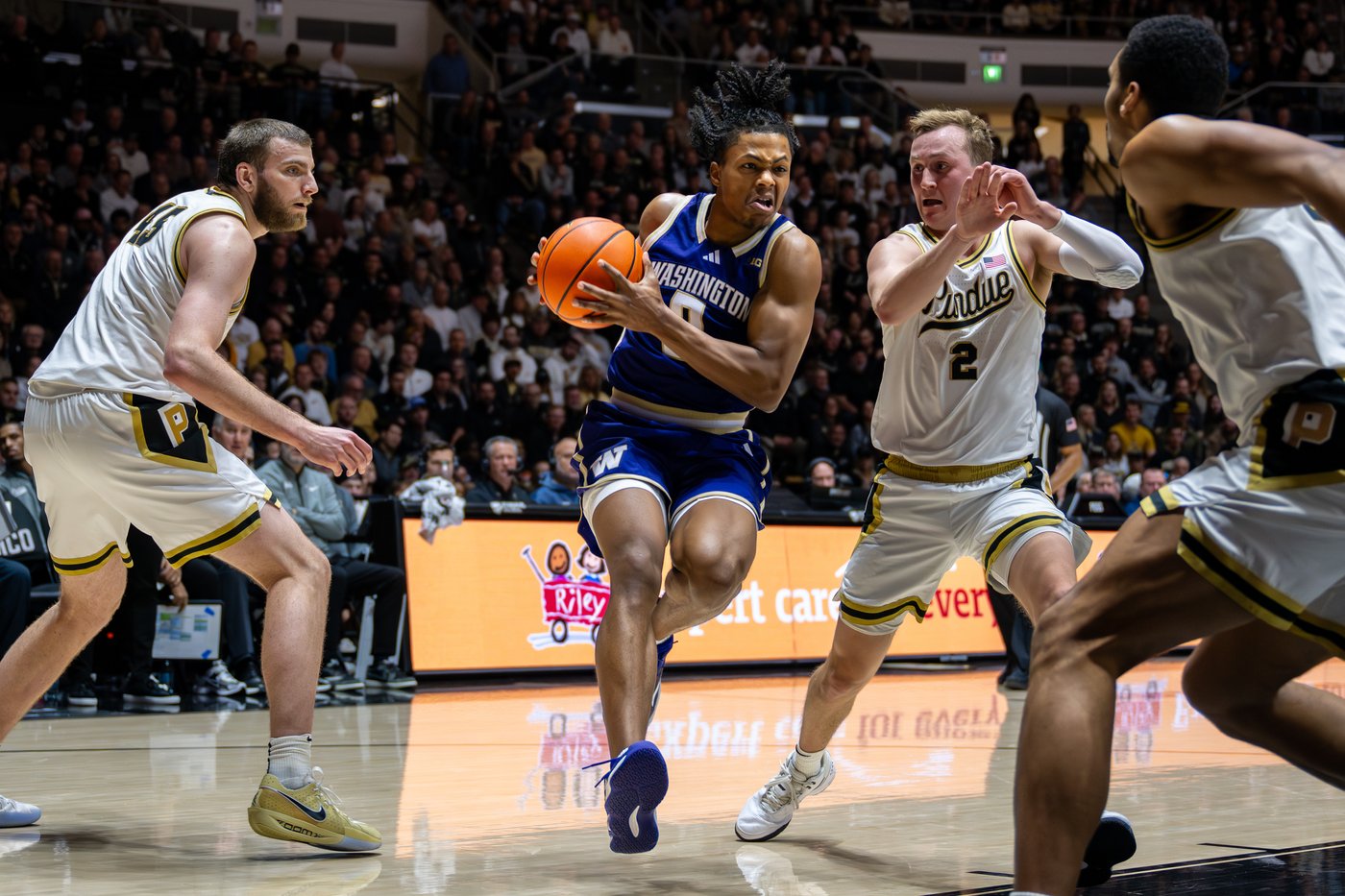 Braden Smith overcomes foul trouble by scoring 23 and leading No. 5 Purdue past Washington 81-73 | iNFOnews.ca
