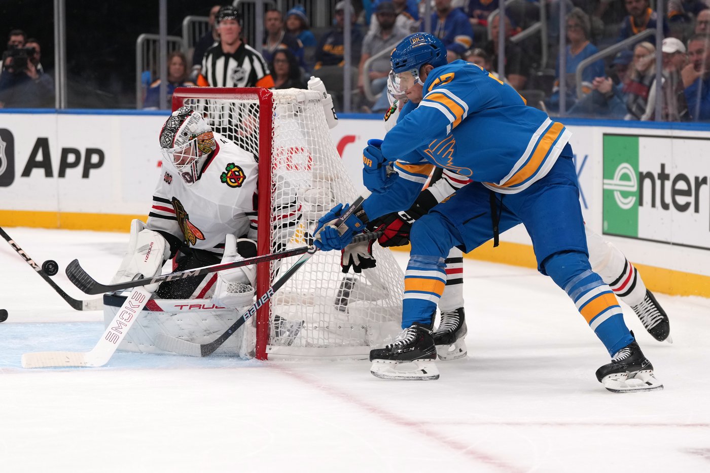 Reichel scores twice as the Blackhawks beat the Blues 8-3 while playing without Foligno | iNFOnews.ca Reichel scores twice as the Blackhawks beat the Blues 8-3 while playing without Foligno | iNFOnews.ca