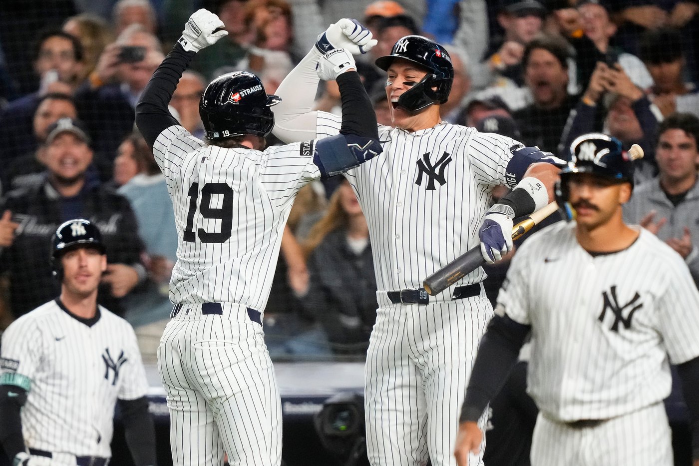 Photo Gallery: Blue Jays beat Yankees in Game 4 | iNFOnews.ca