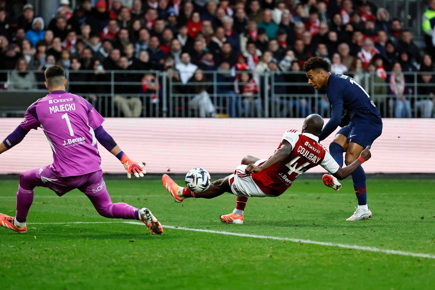 Hakimi scores twice as PSG beats Brest 3-0 to go top of Ligue 1 | iNFOnews.ca Hakimi scores twice as PSG beats Brest 3-0 to go top of Ligue 1 | iNFOnews.ca