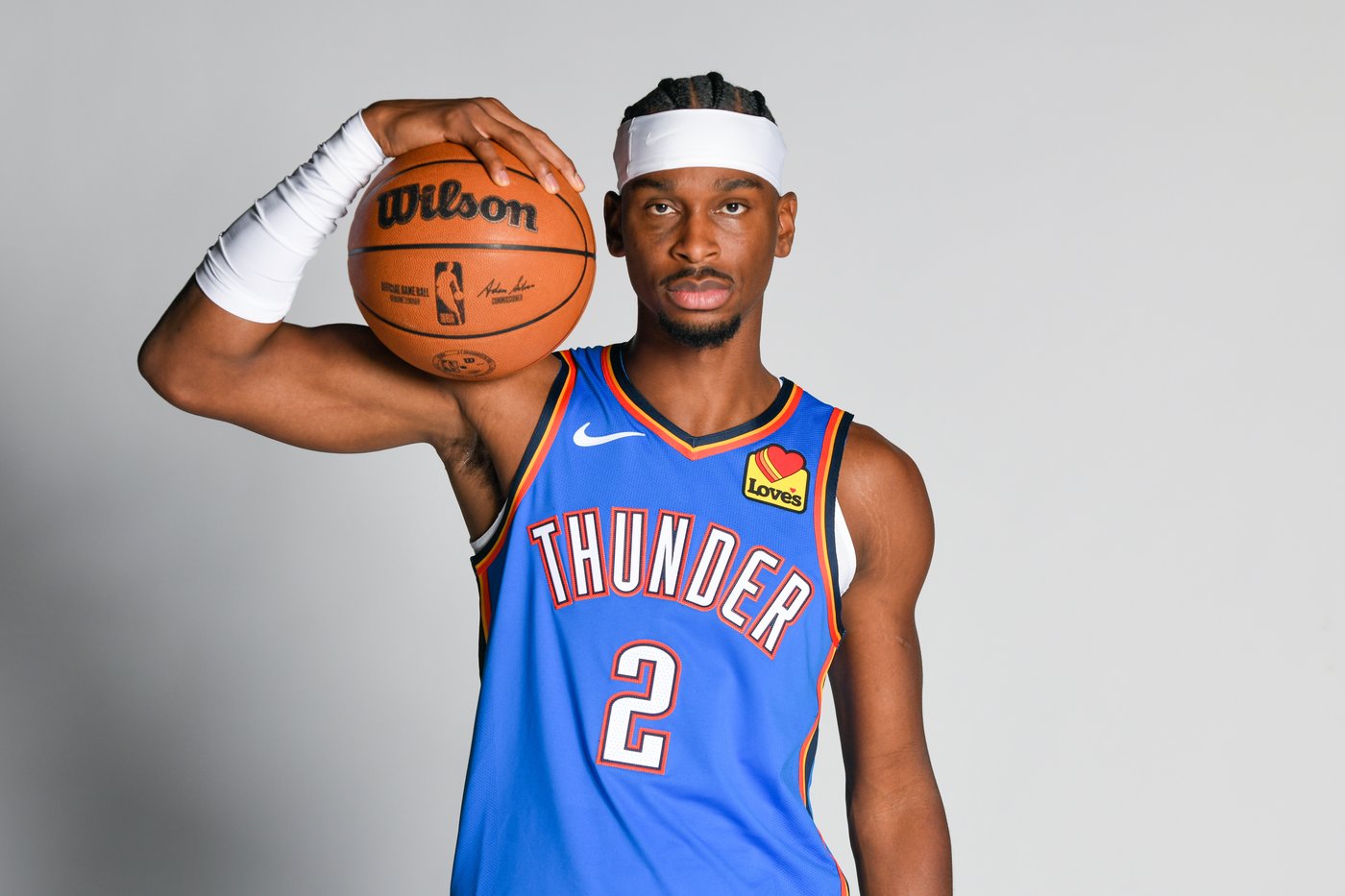 Shai Gilgeous-Alexander and the Thunder aim to defend their NBA title with familiar faces | iNFOnews.ca