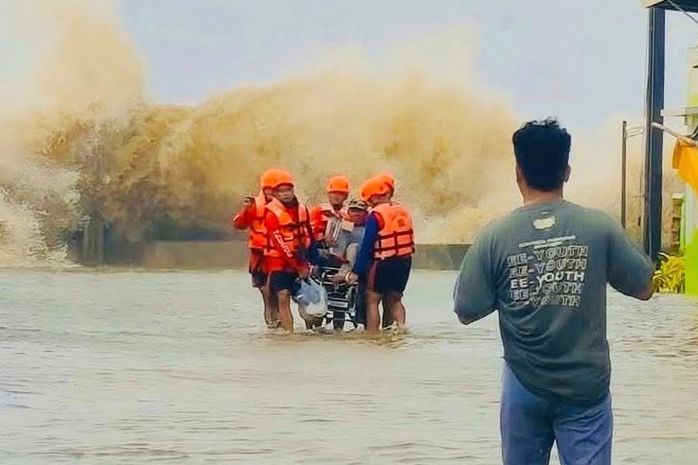 Matmo weakens into a storm after blowing across northern Philippines | iNFOnews.ca