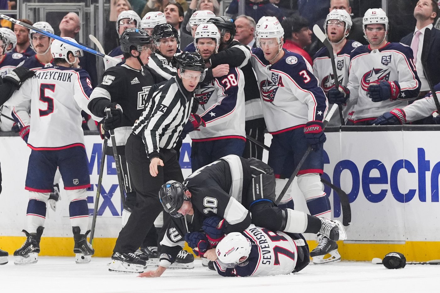 Mason Marchment scores 2 power-play goals, Kirill Marchenko adds 1 as Blue Jackets beat Kings 3-1 | iNFOnews.ca