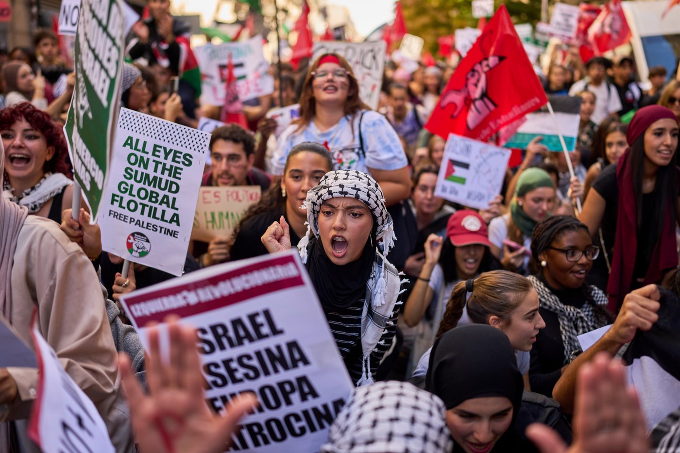 Photos show widespread protests after Israeli forces intercept Gaza-bound flotilla | iNFOnews.ca