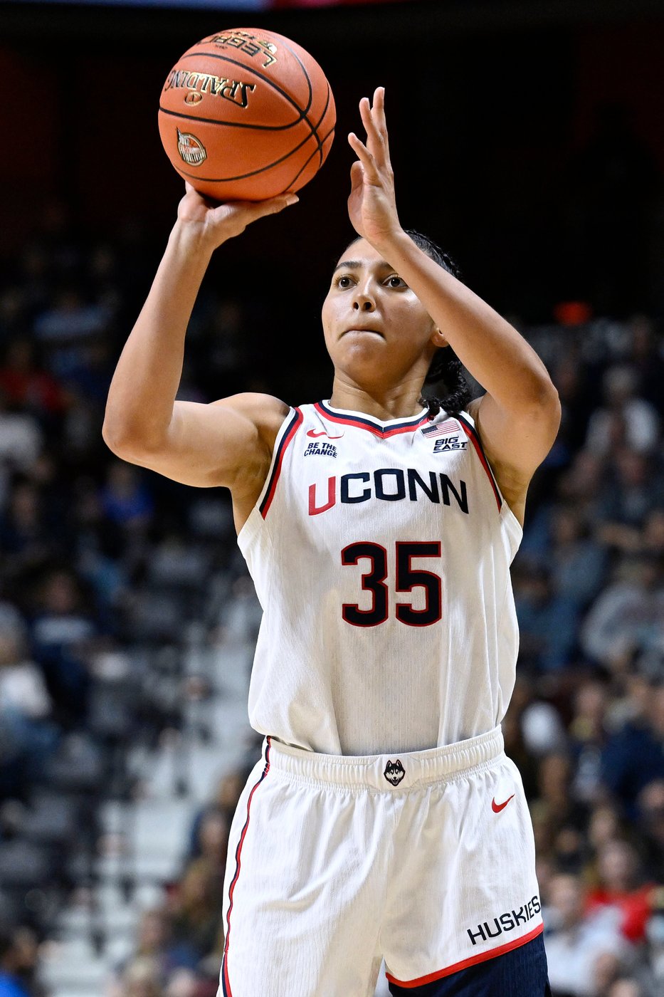 UConn aims for consecutive championships as women's college basketball season nears tipoff | iNFOnews.ca UConn aims for consecutive championships as women's college basketball season nears tipoff | iNFOnews.ca