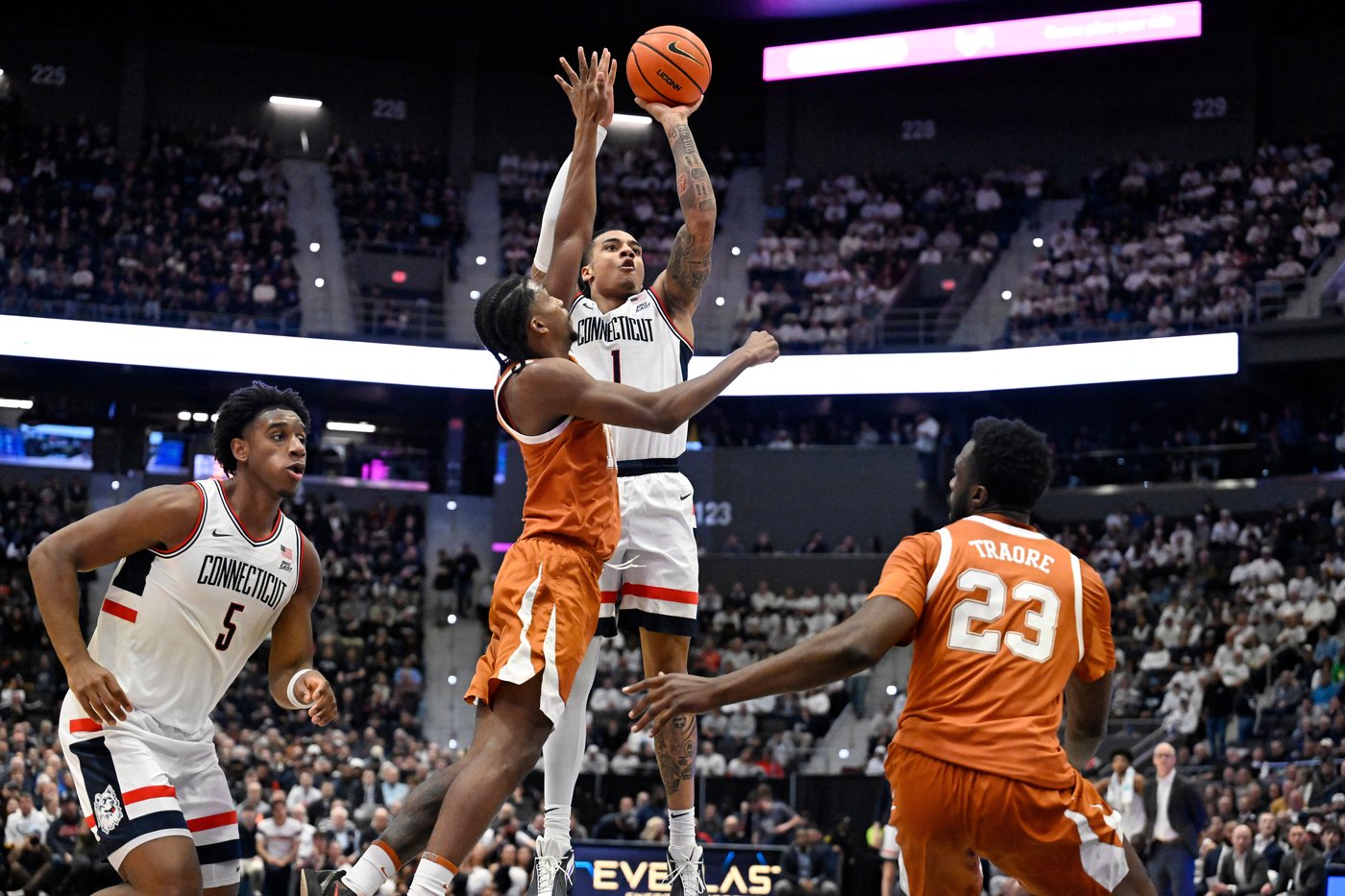 Karaban and Reed lift No. 5 UConn to 71-63 win over Texas in Huskies' final nonconference game | iNFOnews.ca Karaban and Reed lift No. 5 UConn to 71-63 win over Texas in Huskies' final nonconference game | iNFOnews.ca