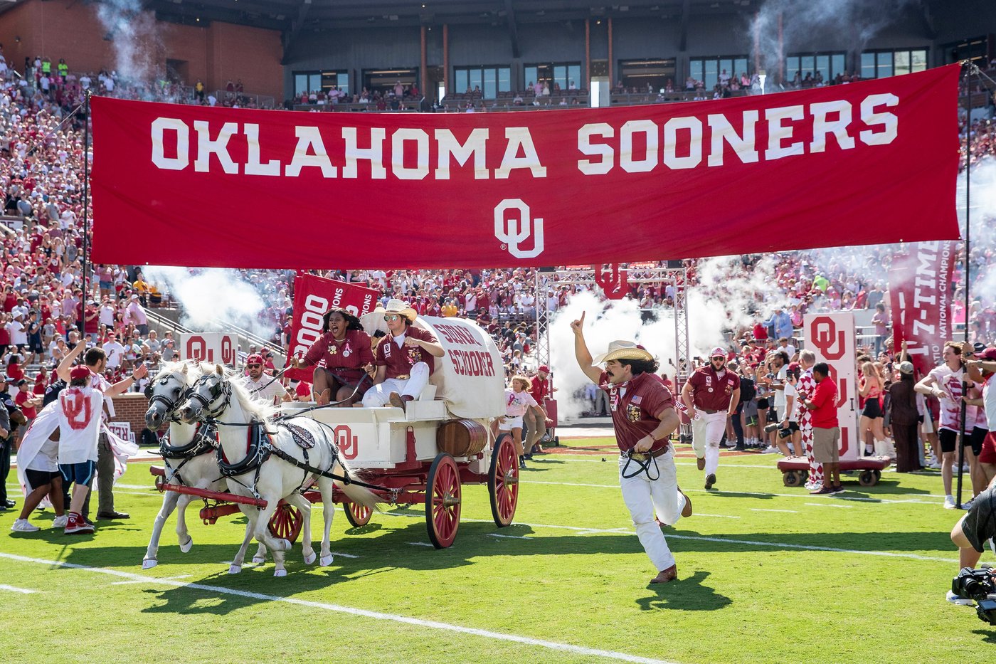 Oklahoma's Sooner Schooner: A mascot with a storied past and unforgettable moments | iNFOnews.ca