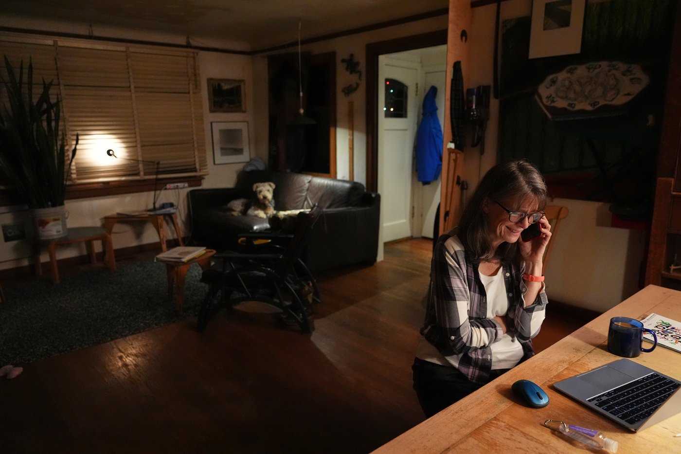 Photos show Mary E. Brunkow waking up to the news she is a Nobel winner in medicine | iNFOnews.ca
