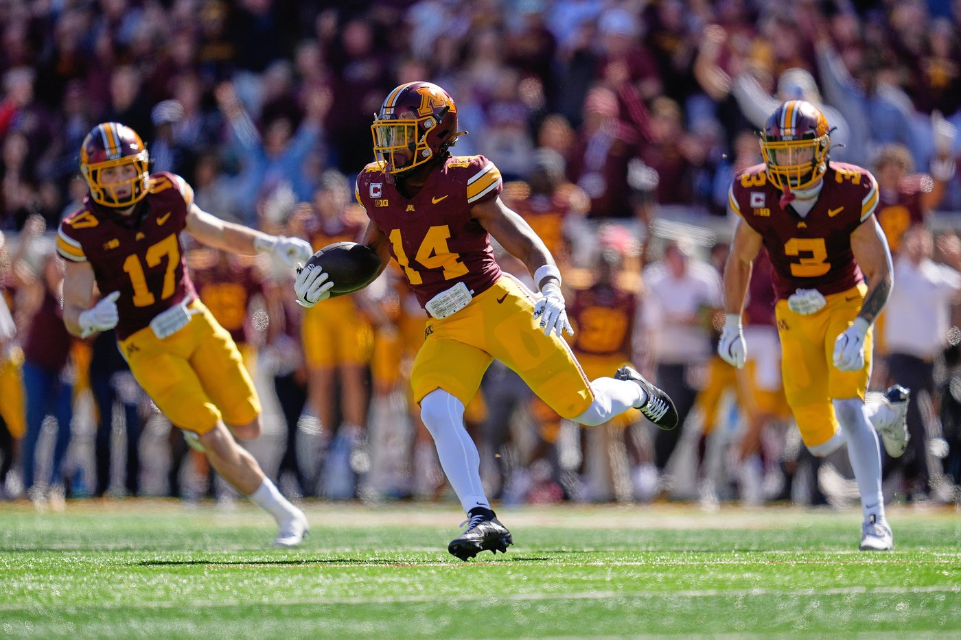 Drake Lindsay's 3 TDs help Minnesota rally past Rutgers 31-28 | iNFOnews.ca